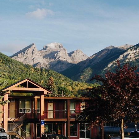 Canadas Best Value Inn And Suites Fernie Exterior foto