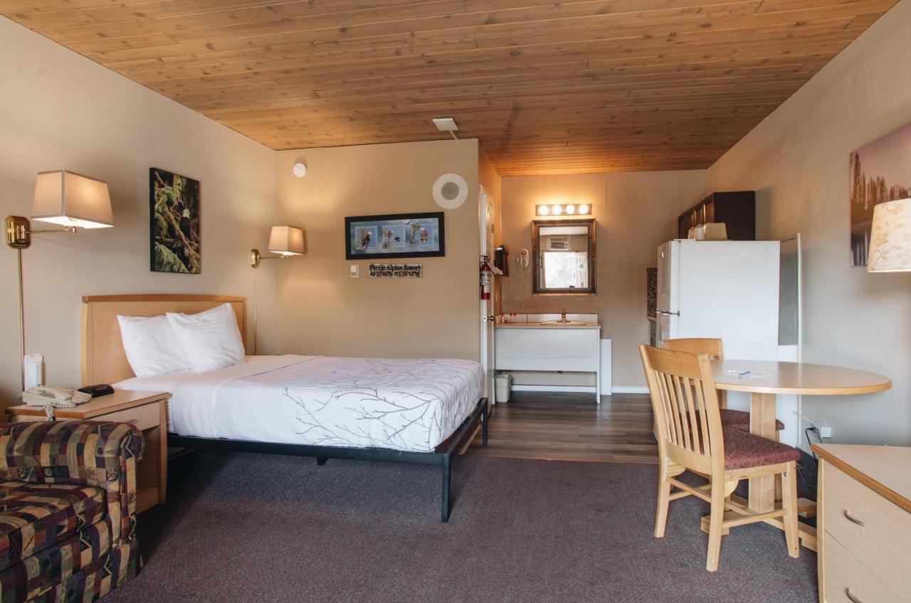 Canadas Best Value Inn And Suites Fernie Exterior foto