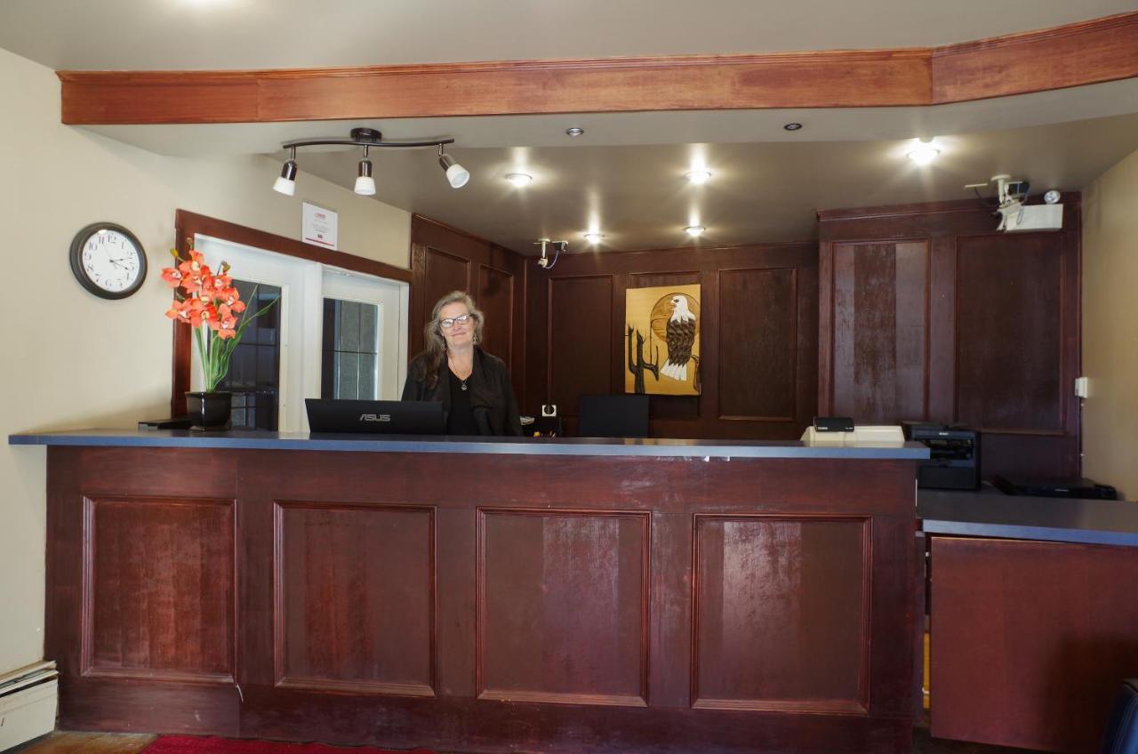 Canadas Best Value Inn And Suites Fernie Exterior foto