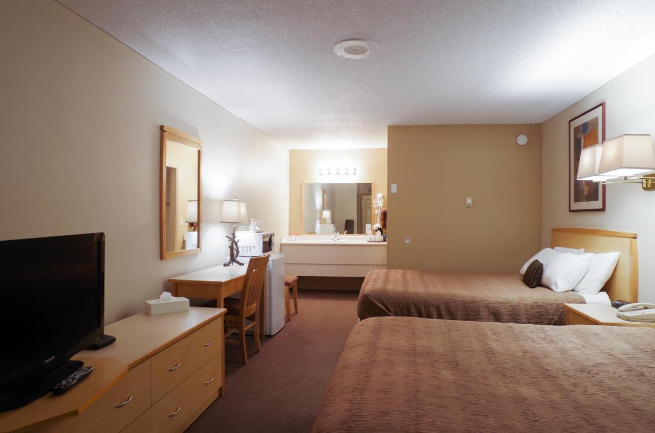 Canadas Best Value Inn And Suites Fernie Exterior foto