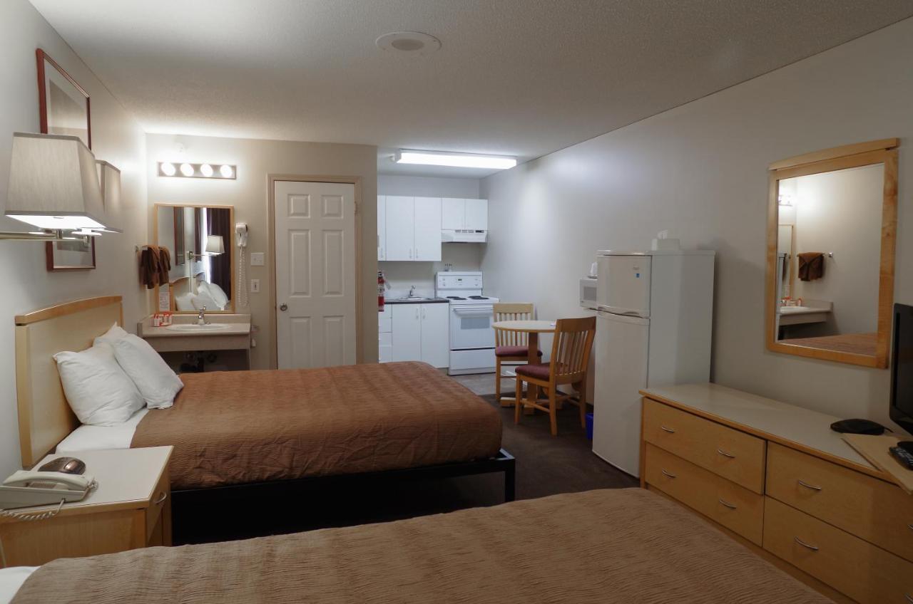 Canadas Best Value Inn And Suites Fernie Exterior foto