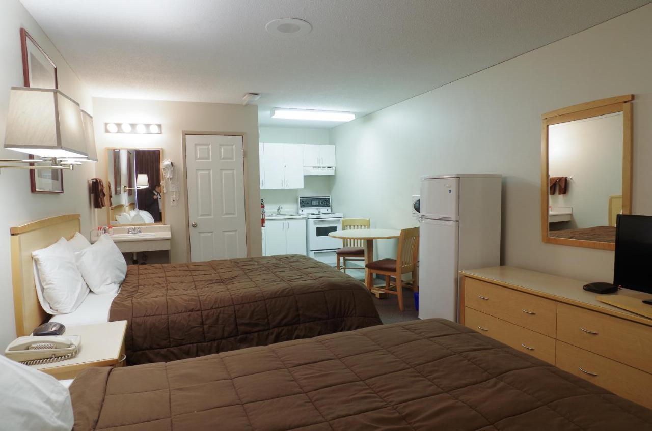 Canadas Best Value Inn And Suites Fernie Exterior foto