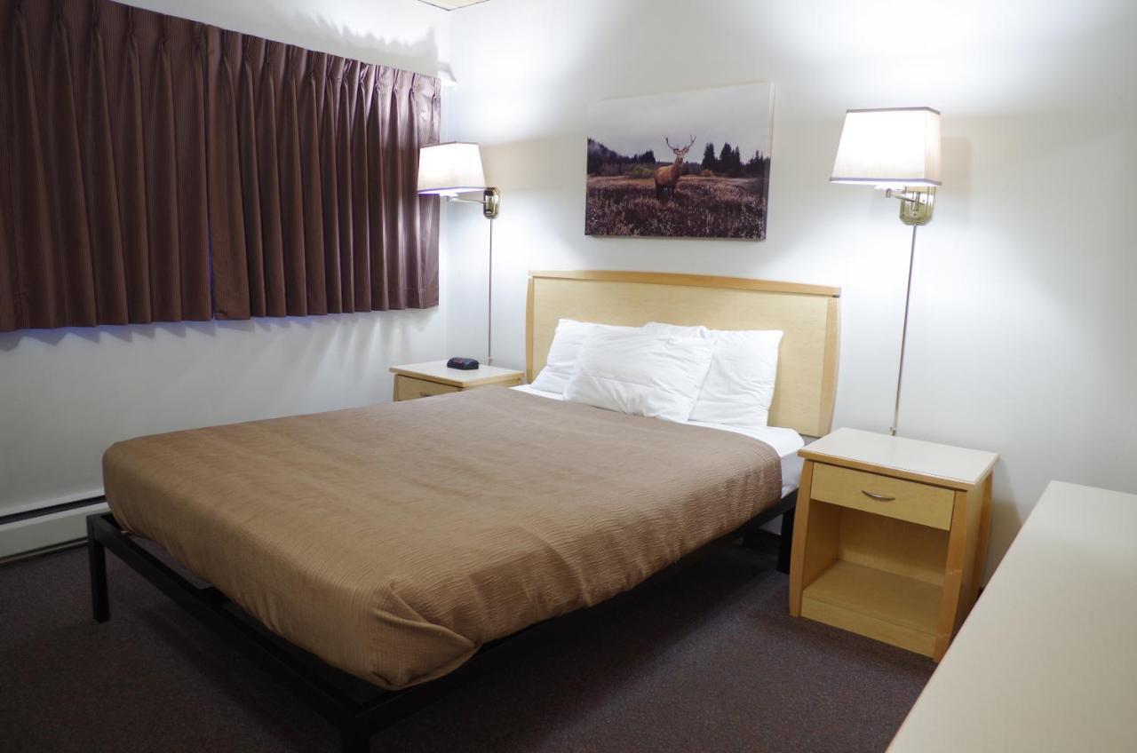 Canadas Best Value Inn And Suites Fernie Exterior foto